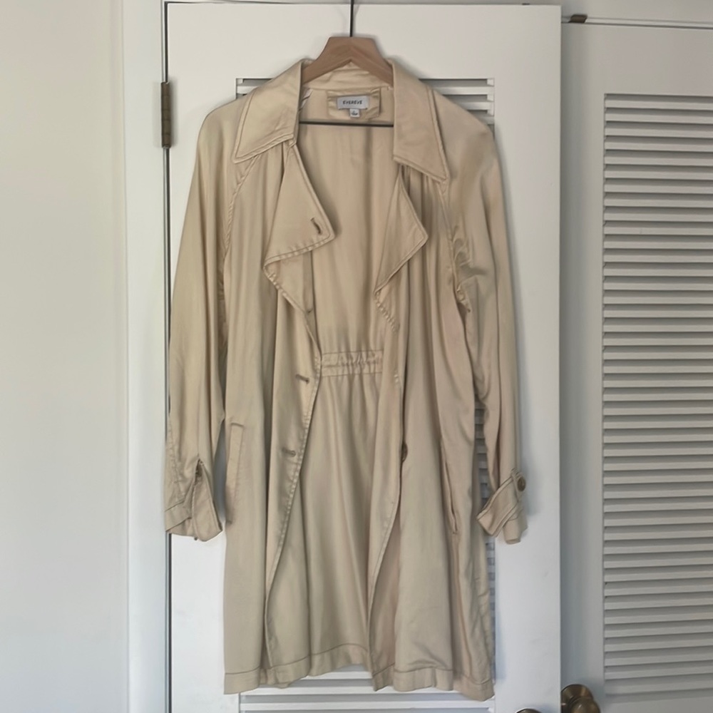 Evereve Trench
